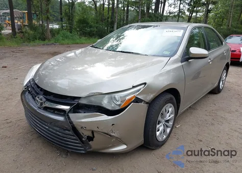 2015 Toyota Camry Le z USA, uszkodzony, nr VIN 4T4BF1FK5FR487267